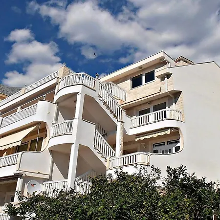 Apartment Mit Blick Auf Wasser